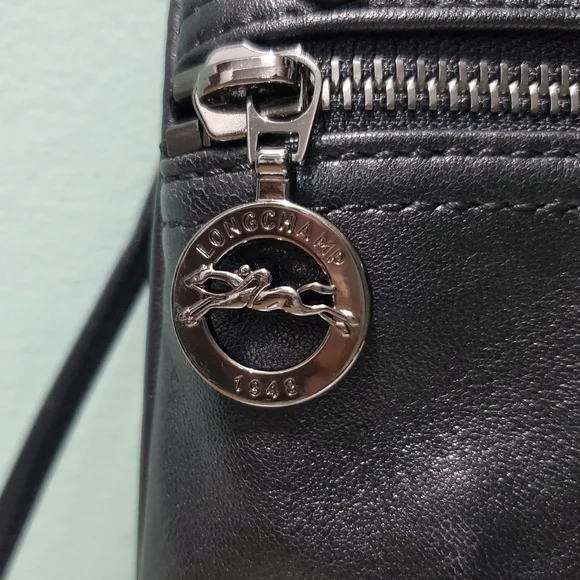 NEW LONGCHAMP Le Pliage Cuir Black Adjustable Strap Gunmetal Crossbody Bag - Picture 6 of 10